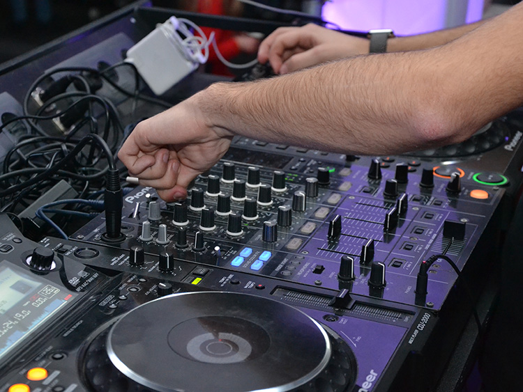 Meld je aan voor de spectaculaire Nieuwjaarsdisco   