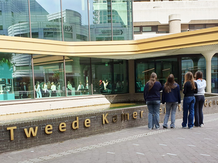 Bezoek aan de Tweede Kamer leerlingen van havo4